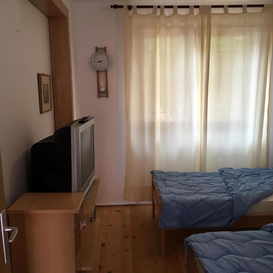 Feel Like Home Guest House Сараево Экстерьер фото